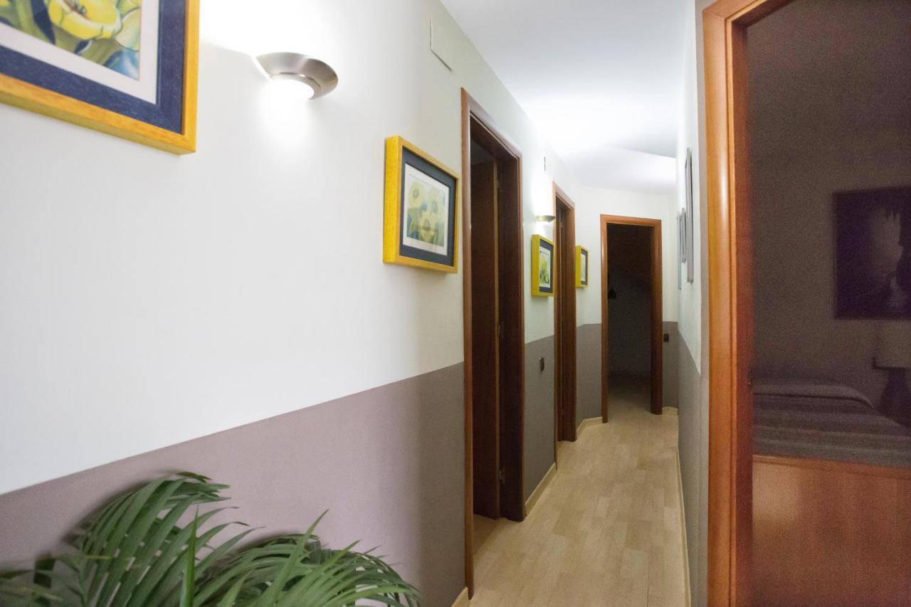Alojamiento Villa Moles Салоу Екстериор снимка